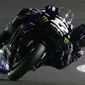 Pembalap Monster Yamaha, Maverick Vinales, meraih pole position pada balapan MotoGP Qatar 2019 yang akan digelar di Sirkuit Losail, Minggu (10/3/2019). (AFP/Karim Jaafar)