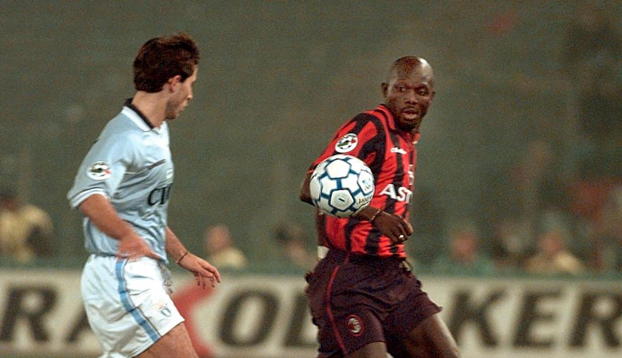 George Weah - Kecepatan dan ketajaman Weah menjadi kelebihan pemain yang memperkuat AC Milan pada tahun 1995-2000. Bersama AC Milan, Weah menyumbangkan dua gelar Scudetto. (AFP/ Gergard Julien)