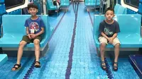 Ilusi Optik, Lantai Kereta Ini Seperti Kolam Renang