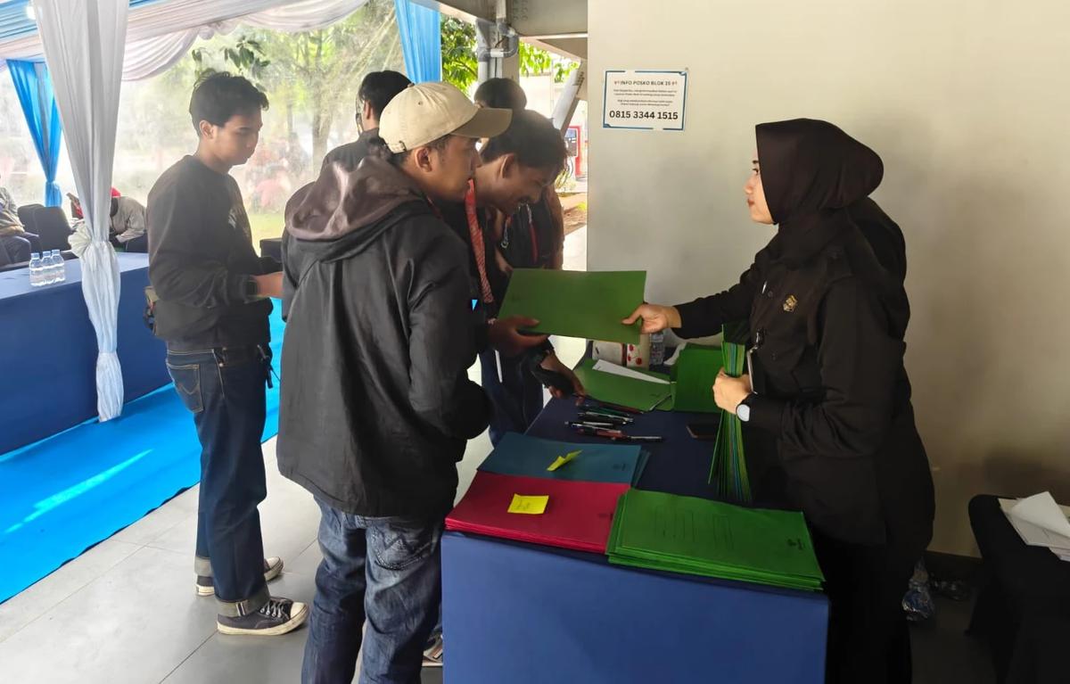 FOTO: Pendataan Pekerja Eks Hotel Sultan Capai 102 Orang pada Hari Pertama