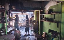 Percikan Las Picu Ledakan, 14 Kios di Pasar Notoharjo Terbakar