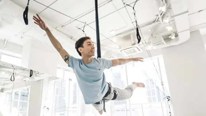 Menari Sambil Diikat, Gaya Baru Kuruskan Badan