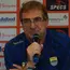 Robert Rene Alberts adalah pelatih sepak bola asal Belanda yang kini menukangi Persib Bandung
