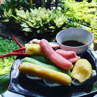 Pempek pelangi. (Sumber Foto: farahramafitri/Instagram)