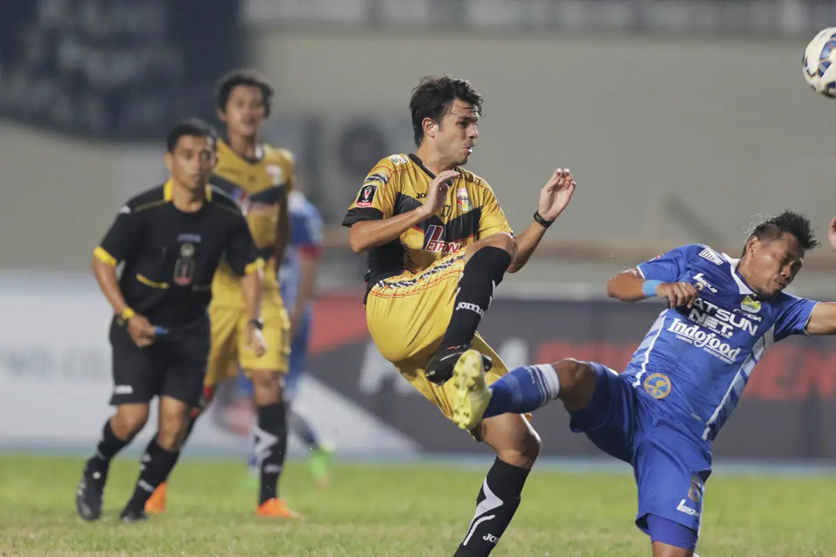 Menit ke-83, Gol Sciucatti Bikin Persib Tertinggal 0-1