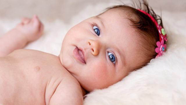 Ilustrasi bayi perempuan