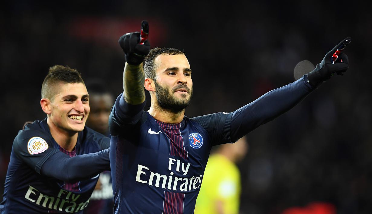 Striker PSG, Jese Rodriguez, merayakan gol yang dicetaknya ke gawang nantes pada laga Liga 1 Prancis di Stadion Parc des Princes, Sabtu, (4/5/2016). Jese resmi meninggalkan PSG dan bergabung ke Stoke City. (AFP/Franck Fife)
