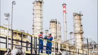 Pekerja PT Kilang Pertamina Internasional (KPI). KPI selaku subholding Refining and Petrochemical Pertamina, akan memulai uji coba produksi bioavtur berbahan baku minyak jelantah (used cooking oil) pada kuartal II 2025. Dok KPI