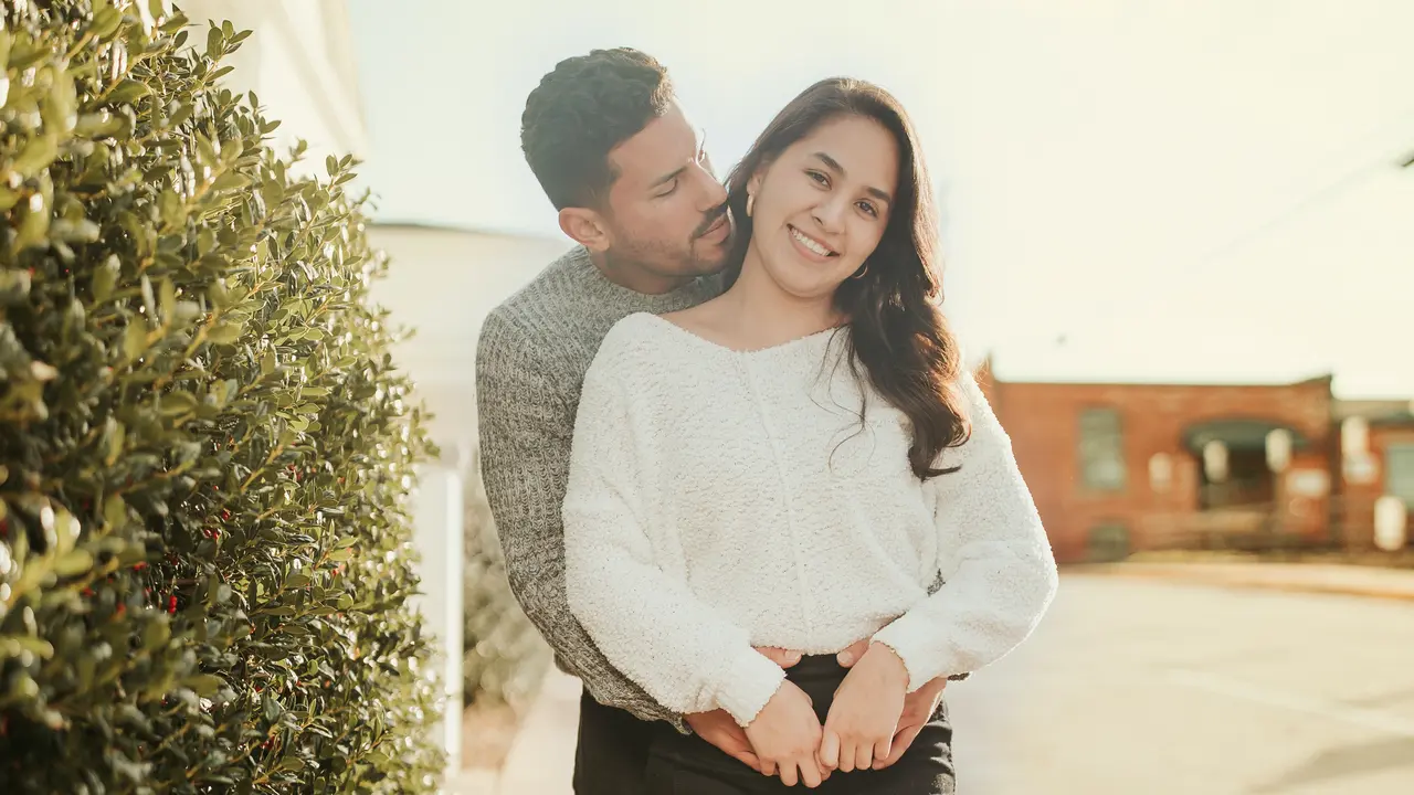 pasangan cinta