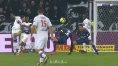 Tiga gol indah mewarnai kekalahan kedua PSG di Ligue 1 musim ini dari Lyon dengan skor 2-1, Senin (22/1) dini hari WIB. Tendangan ...