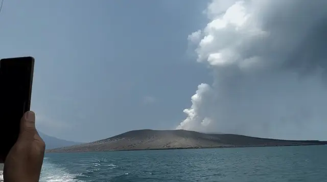 Status Anak Krakatau Turun Jadi Waspada, Radius Aman 2 Km