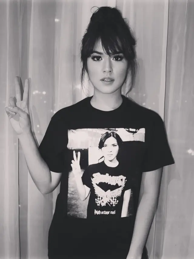 [Bintang] Seleb berkaos