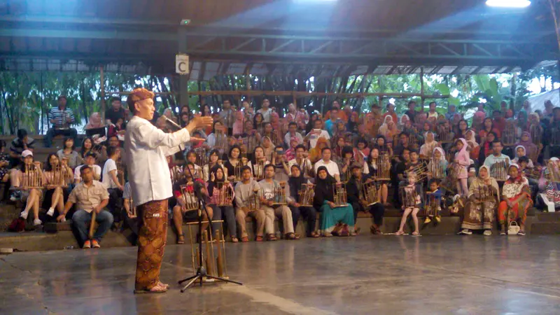 6 Kegiatan Seru Patut Dicoba di Saung Angklung Udjo