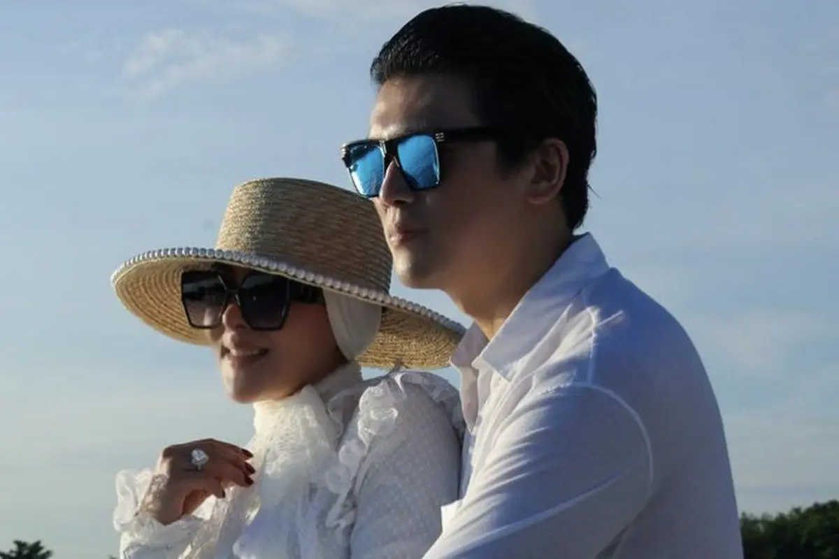Gaya Syahrini di Tokyo