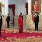 Presiden Jokowi melantik  6 Menteri baru dan 5 wakil menteri di Istana Kepresidenan. (YouTube Sekretariat Presiden)