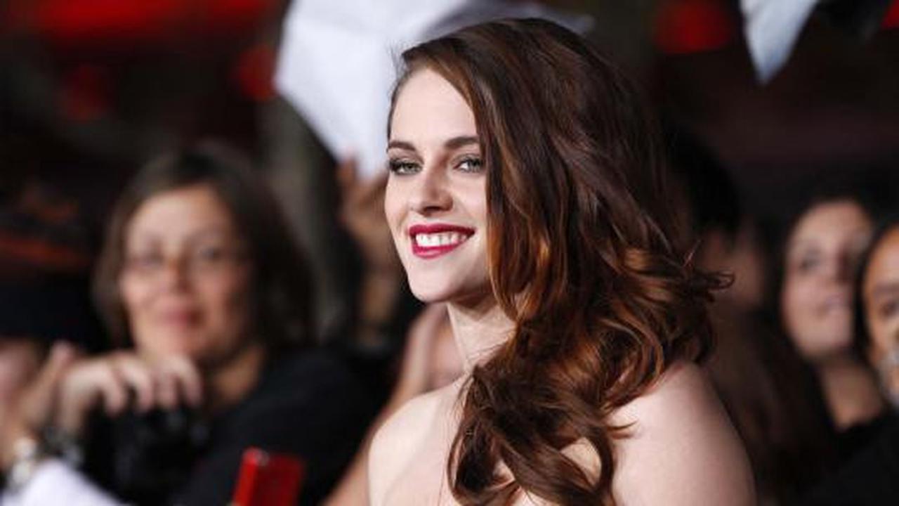 Kristen Stewart tampil cantik di pemutaran film 'Twilight