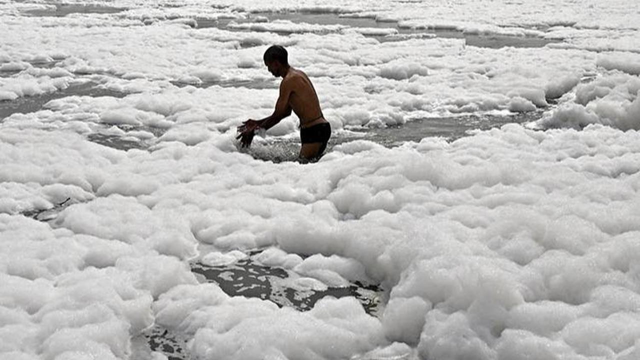 Ironi Sungai Yamuna di India