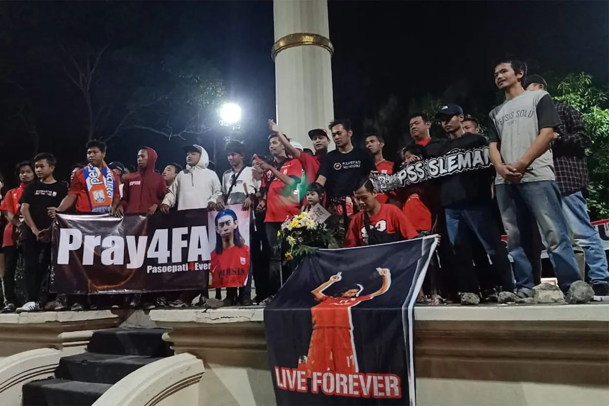 Persis Solo