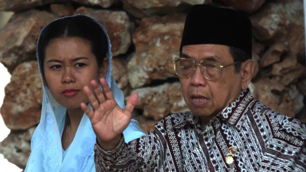 Gus Dur adalah pemimpin yang begitu dicintai rakyat Indonesia karena sosoknya gigih memperjuangkan hak-hak kaum minoritas.<br>