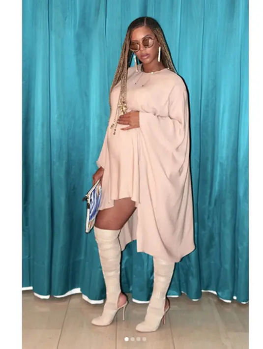 Seorang sumber mengatakan, bahwa Jay-Z kini selalu mengutamakan kesehatan istrinya yang sedang hamil. Selain sewa jasa perawat, Jay-Z juga sering melakukan konsultasi ke dokter. (Instagram/beyonce)