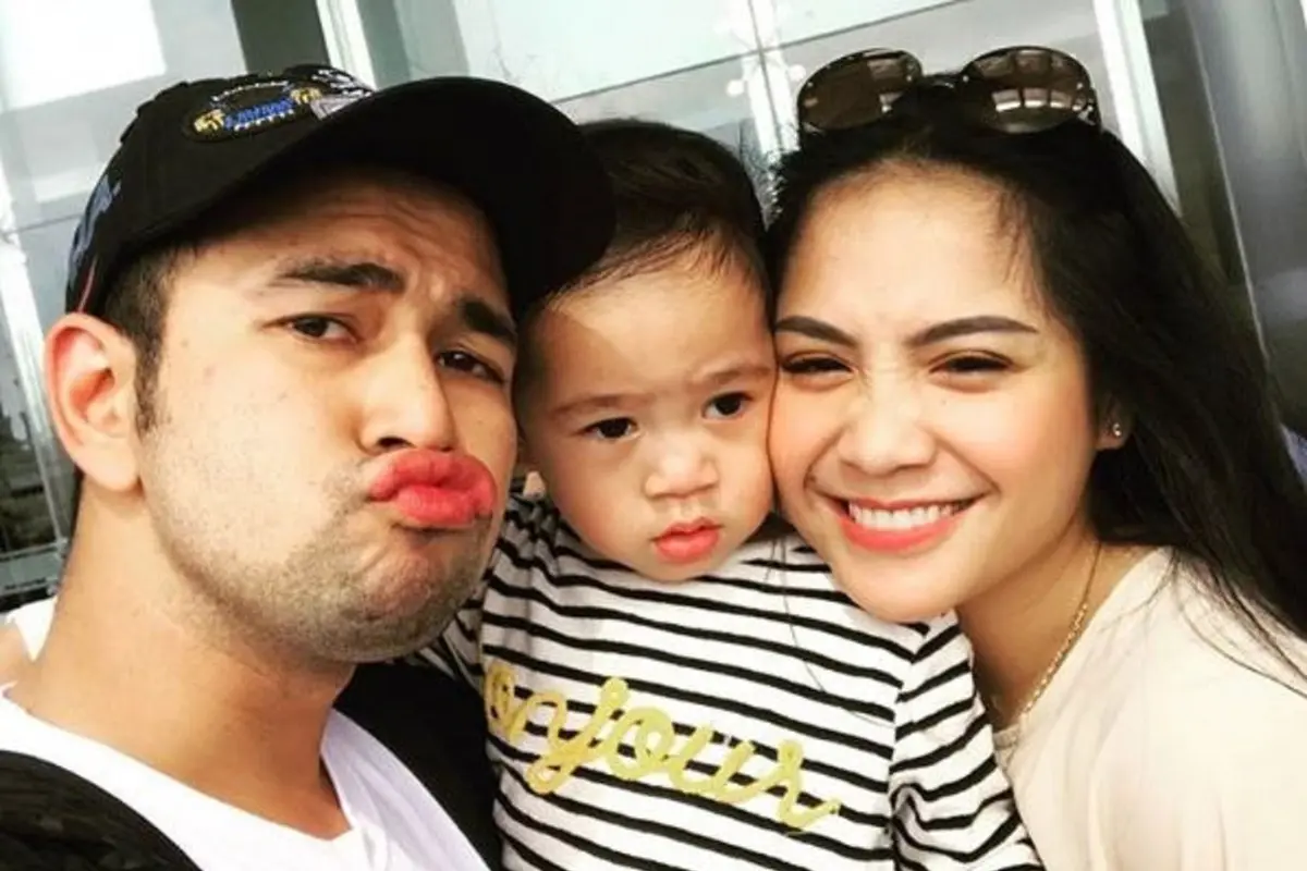 [Bintang] Raffi Ahmad, Rafathar, dan Nagita Slavina