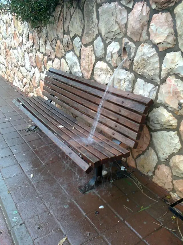Bentuknya Nampak Gagal, 6 Desain Tempat Ini Jadi Terlihat Aneh. (Sumber: Brightside.me)