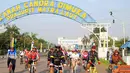 Citzien6, Surabaya: Para peserta fun bike terlihat keluar dari gerbang mako kobangdikal. (Pengirim: Penerangan Kobangdikal)