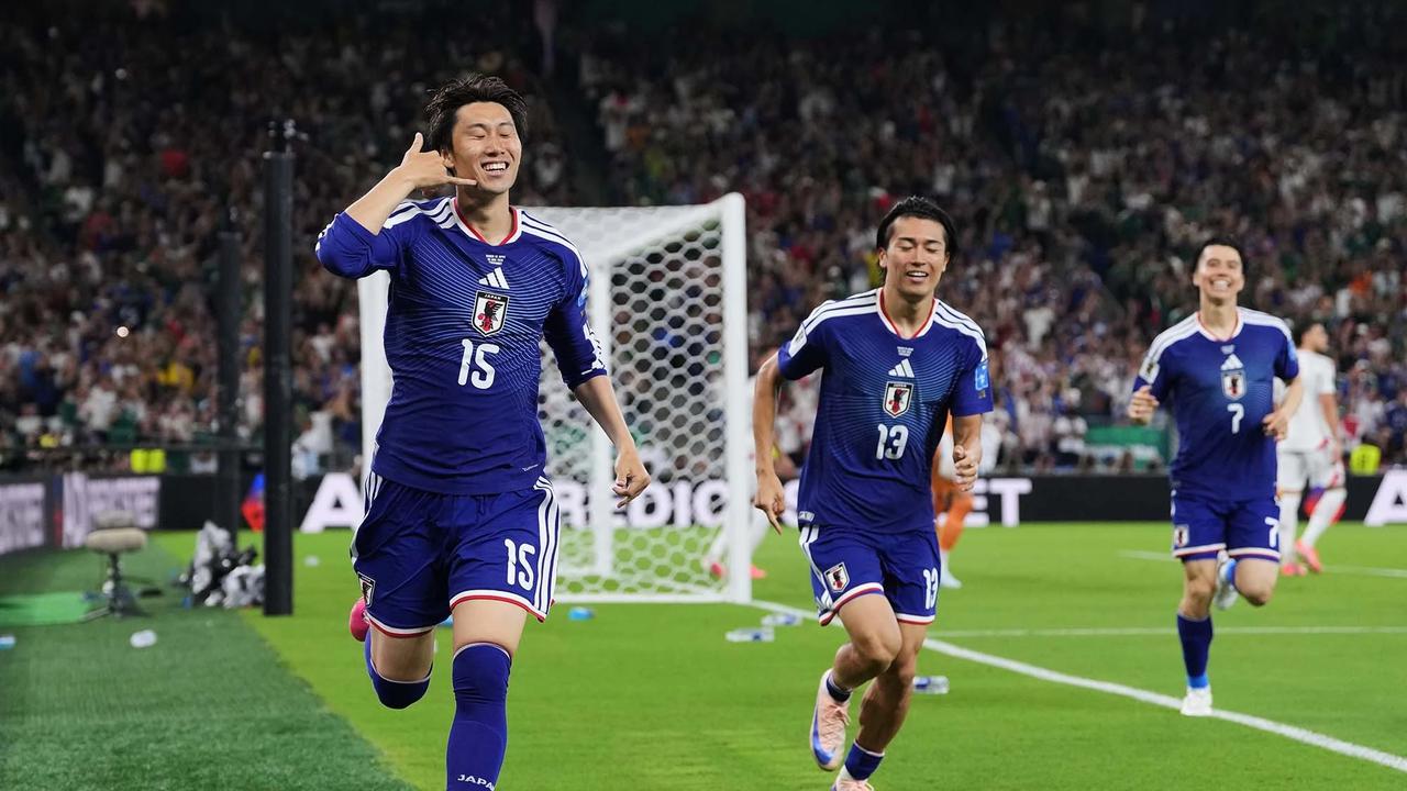 FOTO: Jepang Lolos ke 32 Besar Usai Hajar Tunisia