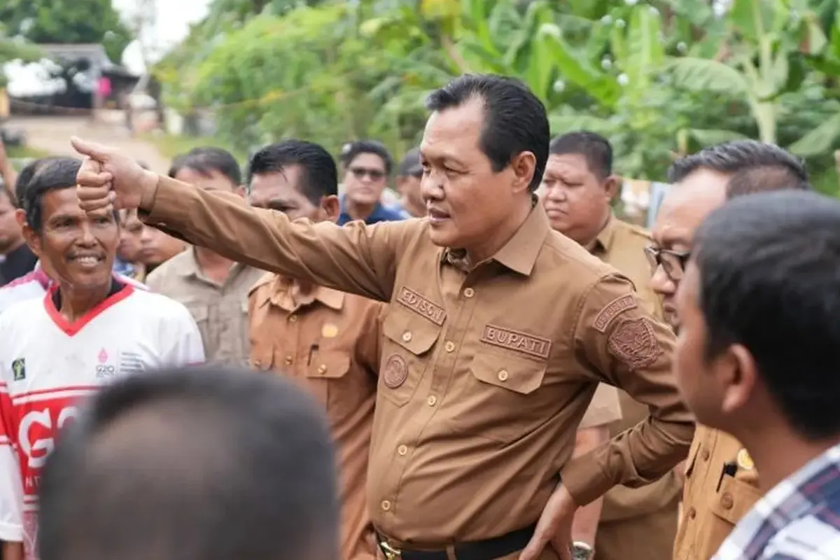 Bupati Muara Enim Edison