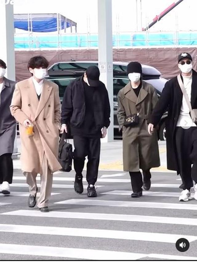 Tampilan Member BTS di Bandara Jelang Konser di Amerika Dipuji Vogue