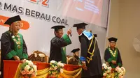 Sebanyak 79 mahasiswa Politeknik Sinar Mas Berau Coal diwisuda, Selasa (10/1/2022) lalu.
