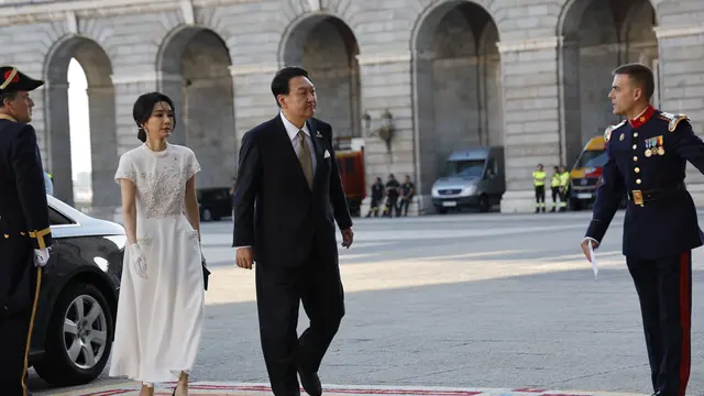 Kim Keon-hee Sang Ibu Negara Bergaya bak Fashionista, Tuai Pro Kontra Warga Korea Selatan