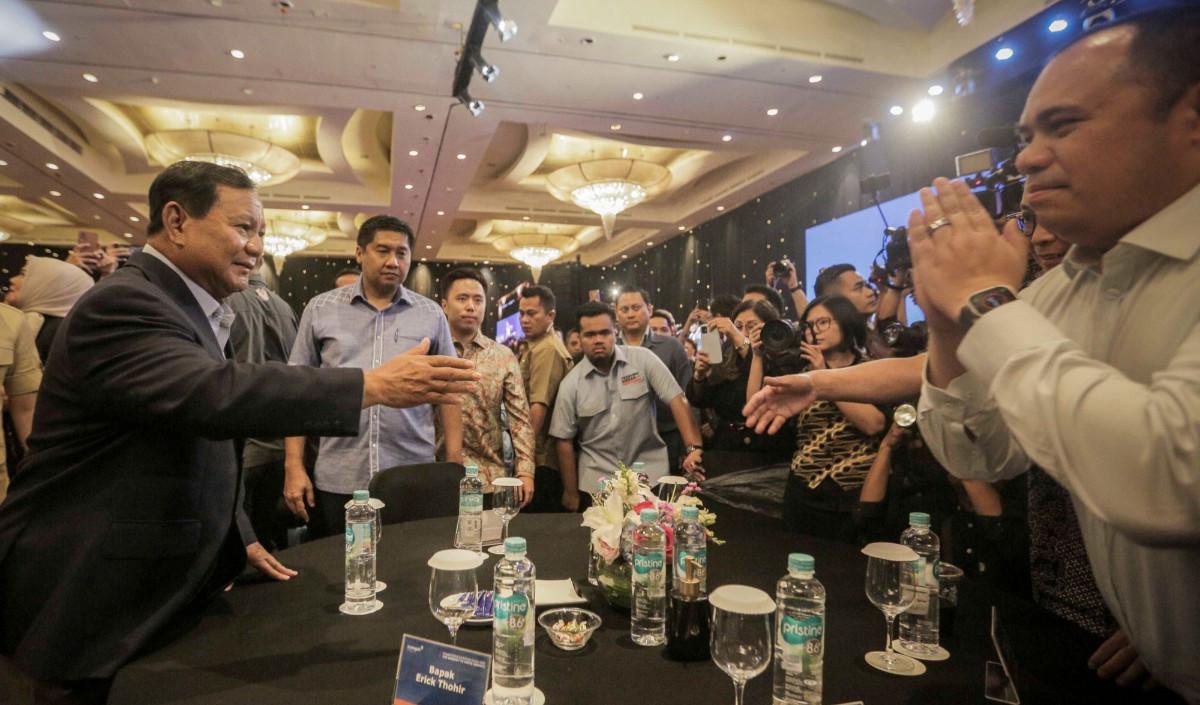 "Waktu saya komplain ke dia, 'why 1 percent return? in my country we can get 8-9 percent, 10 percent', 'yes sir, but country risk,' Jadi kapok aku main di pasar modal," <br>