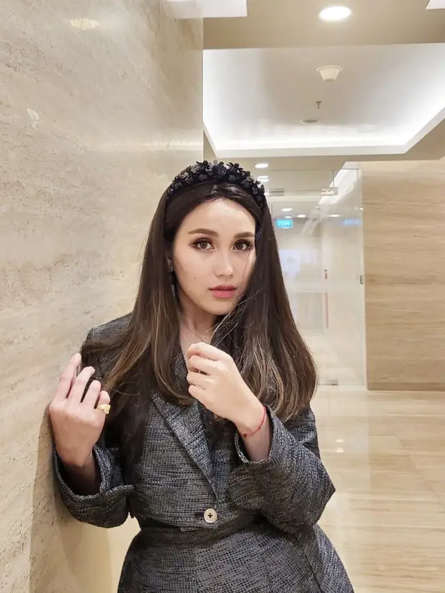 Potret Tampilan Ayu Ting Ting Setelah Pulang Umrah, credit @ayutingting92