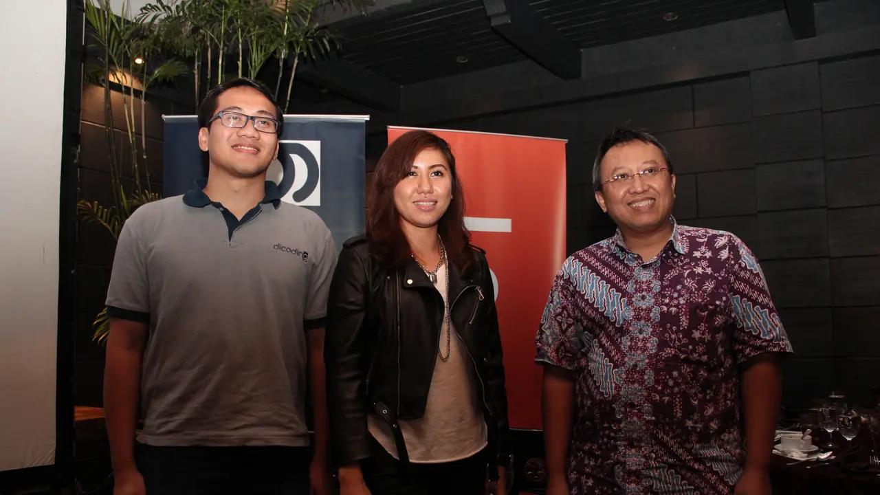 Narendra Wicaksono (CEO Dicoding), Miranda Vania Warokka (MBG Marketing Manager Lenovo Indonesia), Muhammad Neil  El Himam (Direktur Fasilitasi Infrastruktur TIK, BEKRAF)