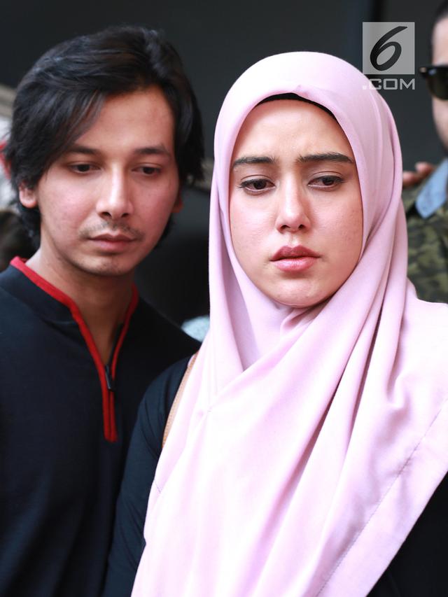 Anak Di Bully Fairuz A Rafiq Disalahkan Barbie Kumalasari Showbiz Liputan6 Com