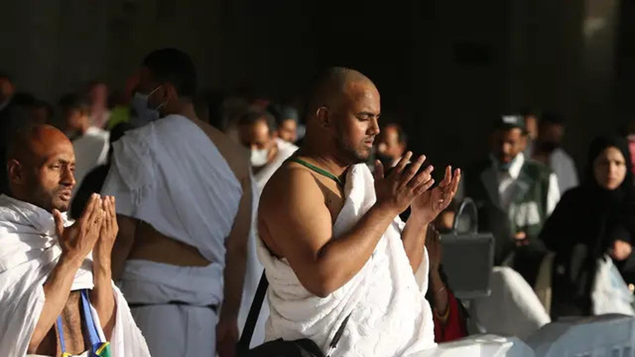 Hore, Jemaah Umrah Kini Bisa Masuk Arab Saudi dengan Visa Apapun