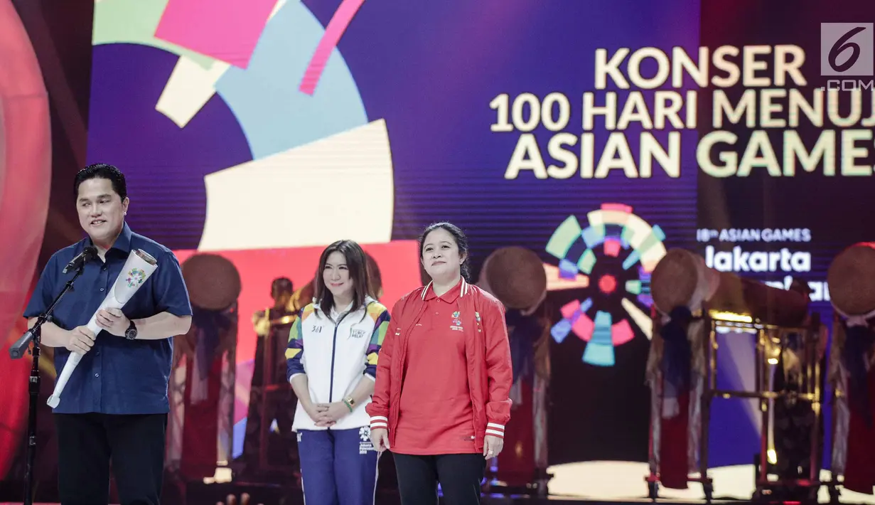 Ketua Pelaksana INASGOC Erick Thohir (kiri), Menko PMK Puan Maharani dan Susi Susanti memberikan sambutan saat peluncuran Torch Asian Games pada Konser 100 Hari Menuju Asian Games 2018 di Studio 6 Emtek, Jakarta, Kamis (10/5). (Liputan6.com/Faizal Fanani)