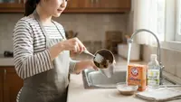 Cara Menghilangkan Noda Teh yang Menempel di Dasar Tumbler, Cukup Pakai Bahan Dapur