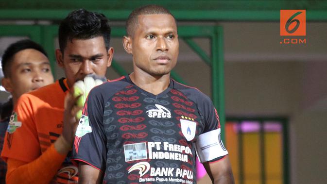 Pemain Persipura di Liga 1 2018, Yustinus Pae. (Bola.com/Aditya Wany)