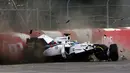 Beberapa kecelakan sempat mewarnai GP Kanada di Sirkuit Gilles Villeneuve, Montreal, (8/6/2014), salah satunya dialami pembalap tim Williams, Felipe Massa. (REUTERS/Mathieu Belanger)