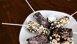 Es pisang cokelat.| via: muslimahcorner.com