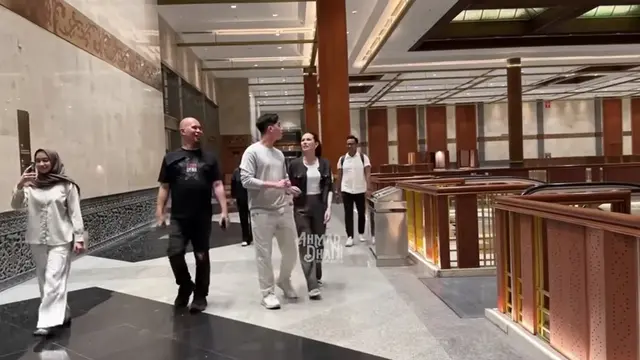 Pilih tema Javanese Royal Wedding, 5 potret megahnya ruang resepsi nikah Al Ghazali dan Alyssa Daguise