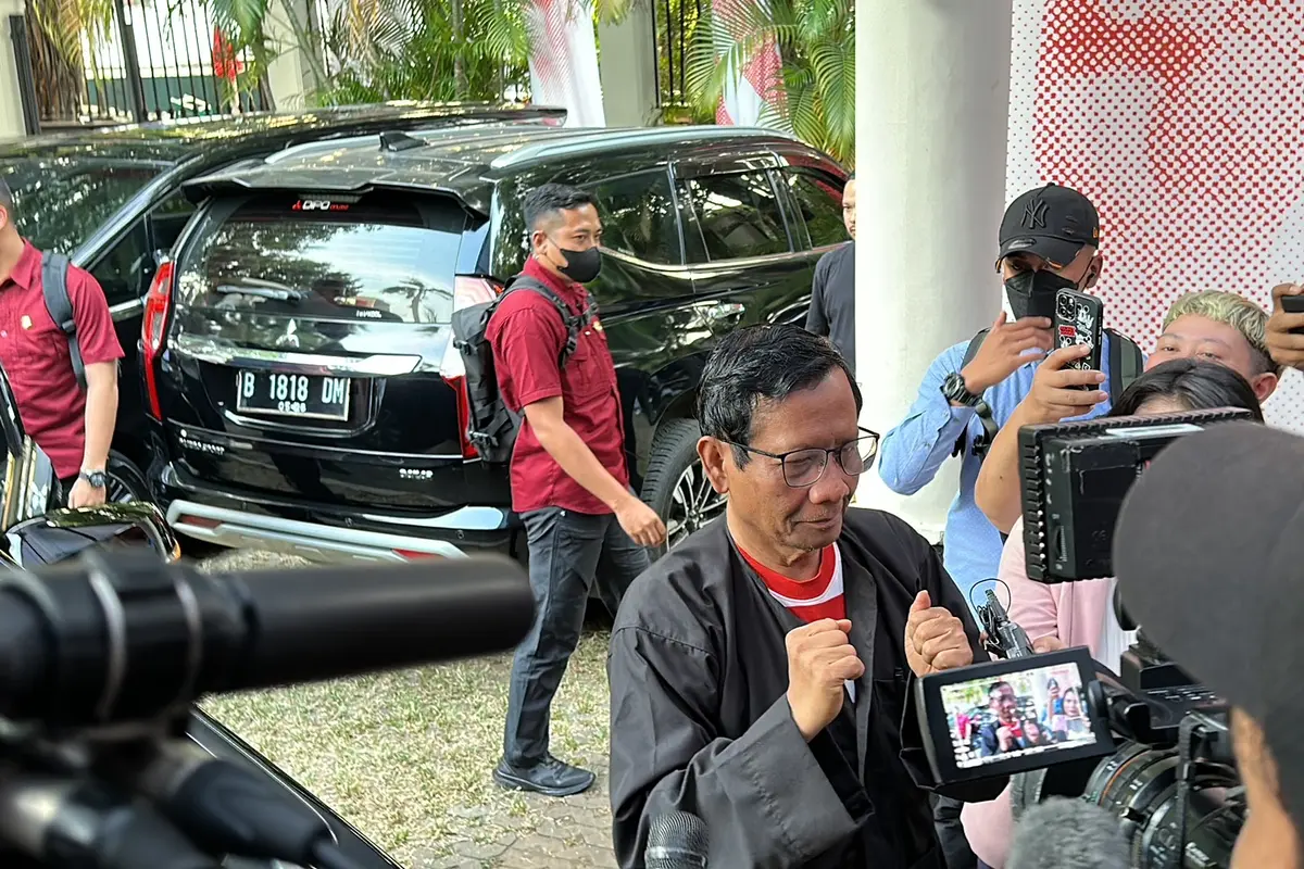 Cawapres Mahfud Md di Media Center Teuku Umar, Menteng jelang debat cawapres di JCC, Jakarta, Jumat (22/12/2023).