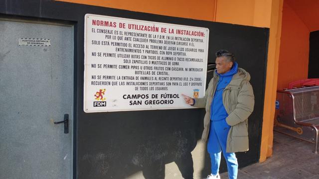 Pelatih Tunas Muda Bonnie Fautngil