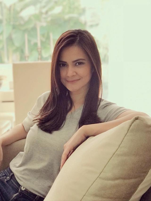 Cut Tari Menikah Lagi, Ini 6 Potret Kecantikannya - ShowBiz Liputan6.com