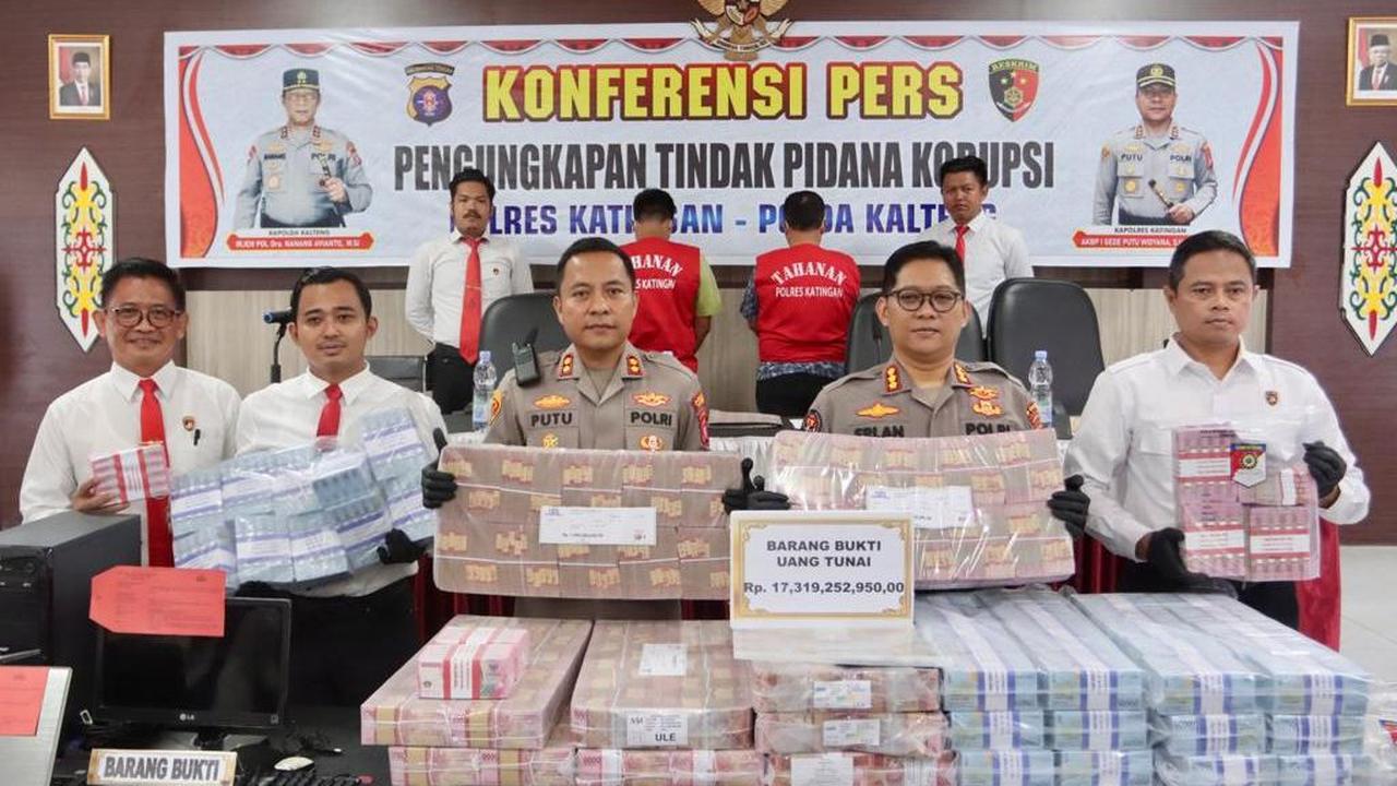 Juncto Pasal 55 ayat (1) ke -1 KUHP, dengan acaman pidana penjara seumur hidup atau pidana penjara paling singkat 4 tahun dan paling lama 20 tahun dan denda paling sedikit Rp200.000.000,00 dan paling banyak Rp1.000.000.000.