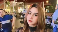 7 Potret Seleb TikTok Istri Polisi Probolinggo yang Ngamuk ke Siswa Magang, Gayanya Disorot (@luluknurilreal/instagram.com)