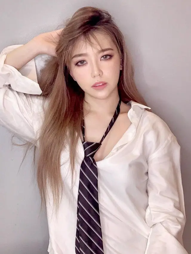 Carlyn - Z-Girls