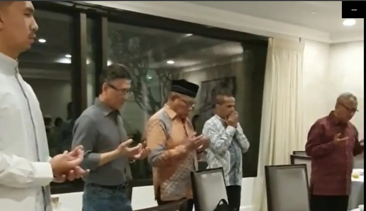 Syukuran Baby Izz (Instagram/aprilidadamirie)